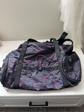 Lululemon Seawheeze Run Way Duffle